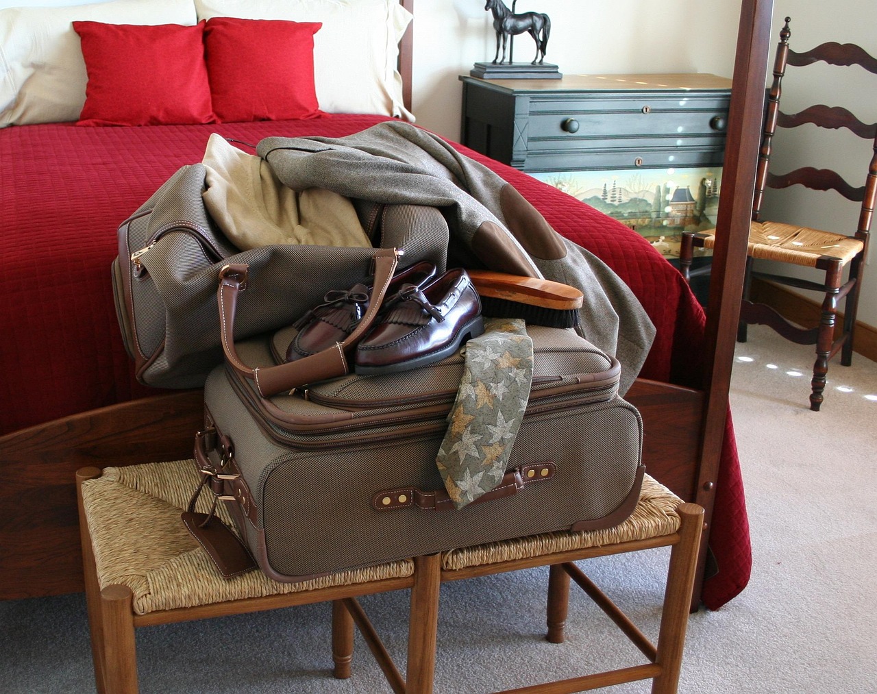 luggage, suitcase, shoes, tie, travel, vacation, bag, trip, baggage, case, business, destination, voyage, briefcase, pac